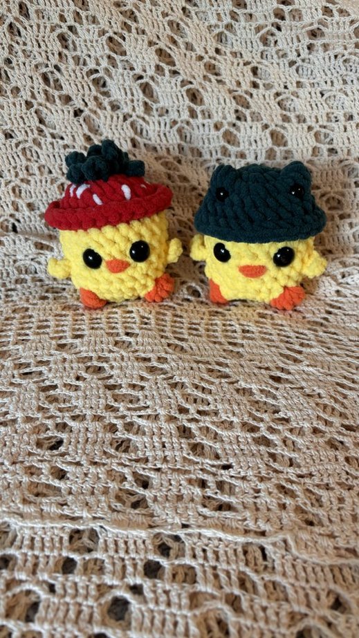 Chubby chicks with hats